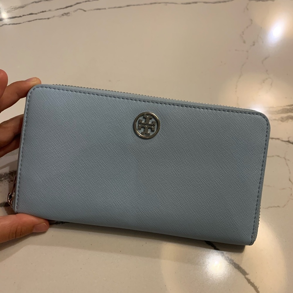 Tory Burch Wallet. Only used once!